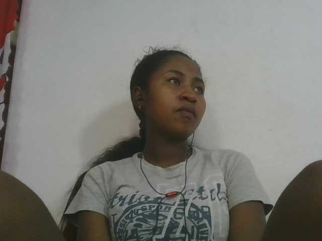Marinah1a live cam on BongaCams