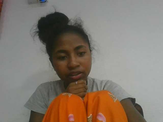Marinah1a live cam on BongaCams