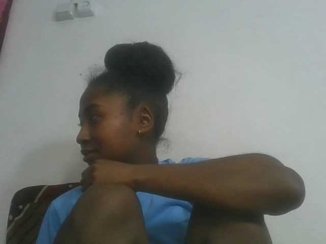 Marinah1a live cam on BongaCams