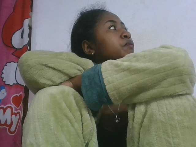 Marinah1a live cam on BongaCams