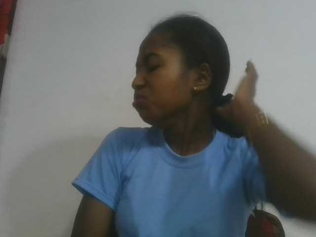 Marinah1a live cam on BongaCams