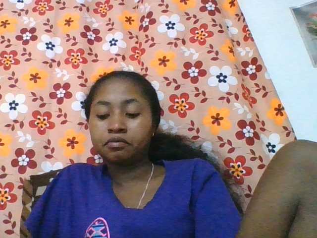 Marinah1a live cam on BongaCams