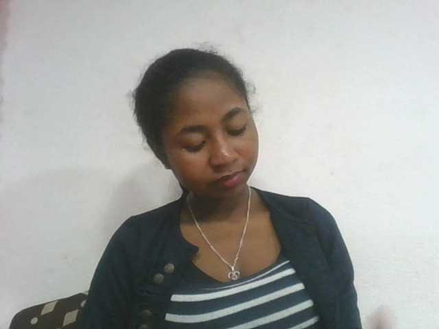 Marinah1a live cam on BongaCams