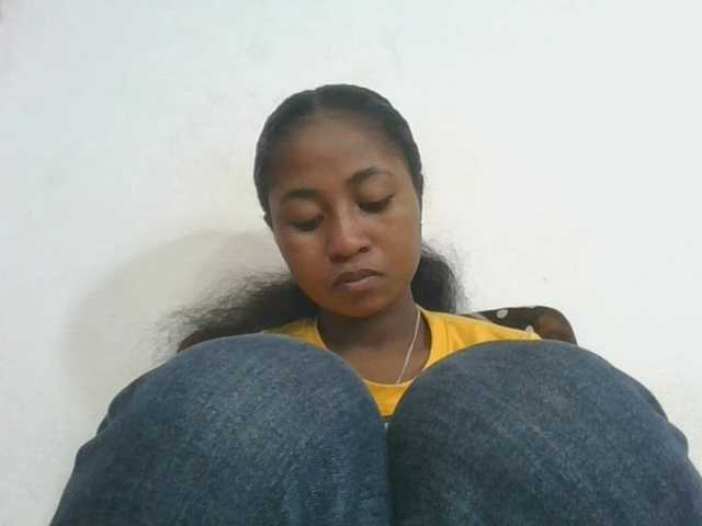 Marinah1a live cam on BongaCams