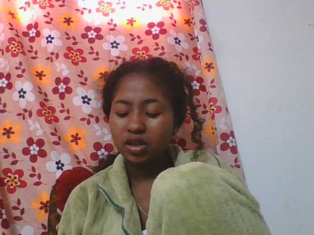 Marinah1a live cam on BongaCams