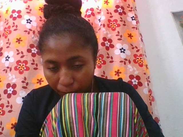Marinah1a live cam on BongaCams