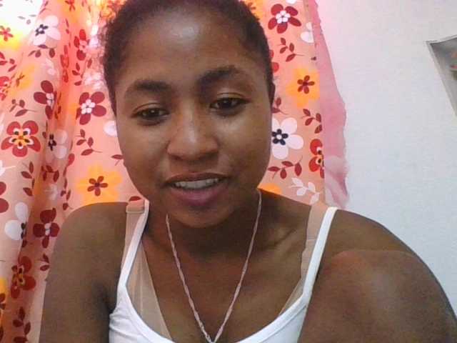 Marinah1a live cam on BongaCams