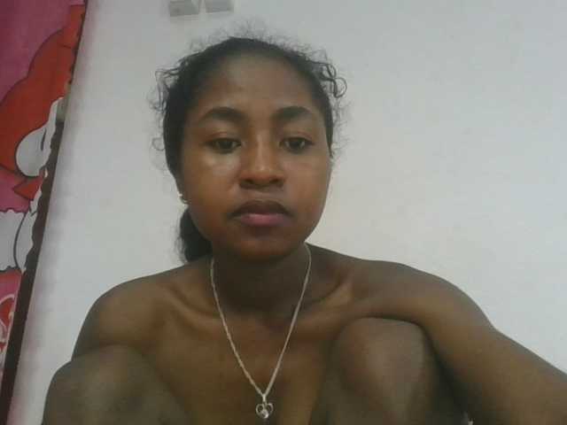 Marinah1a live cam on BongaCams