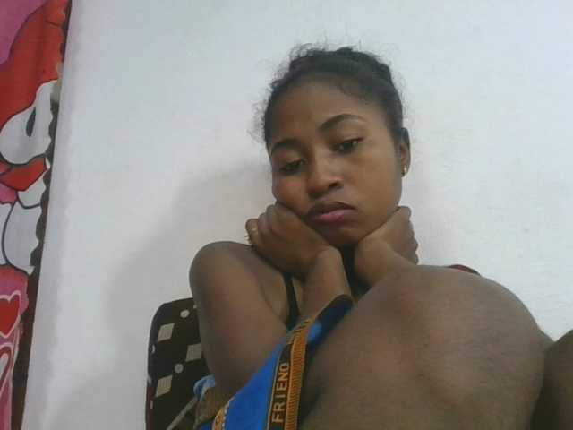 Marinah1a live cam on BongaCams