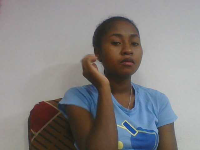 Marinah1a live cam on BongaCams