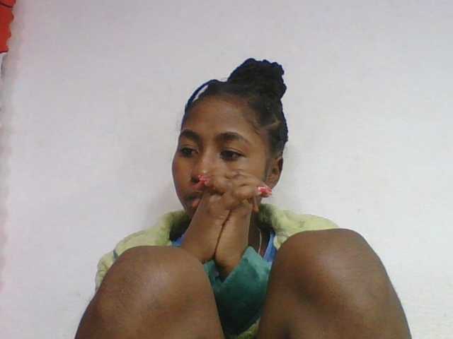 Marinah1a live cam on BongaCams