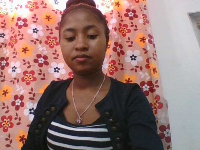 Marinah1a live cam on BongaCams
