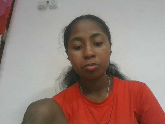 Marinah1a live cam on BongaCams