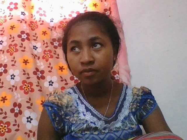 Marinah1a live cam on BongaCams