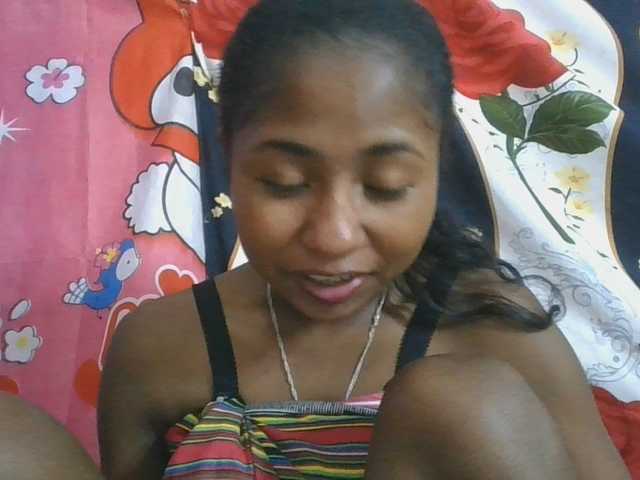 Marinah1a live cam on BongaCams