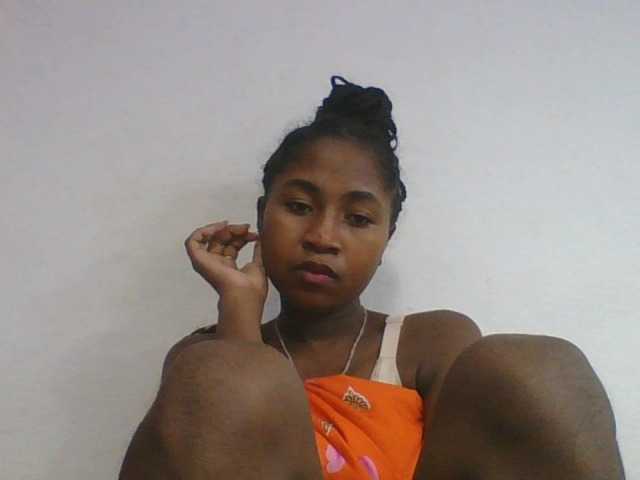 Marinah1a live cam on BongaCams