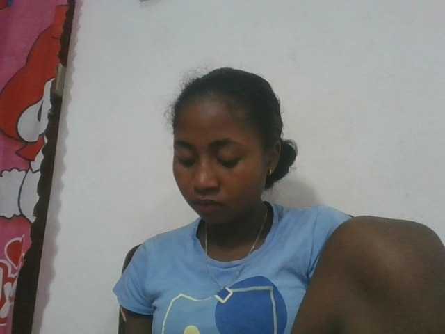 Marinah1a live cam on BongaCams