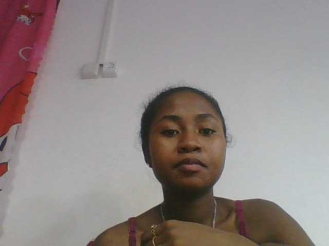 Marinah1a live cam on BongaCams