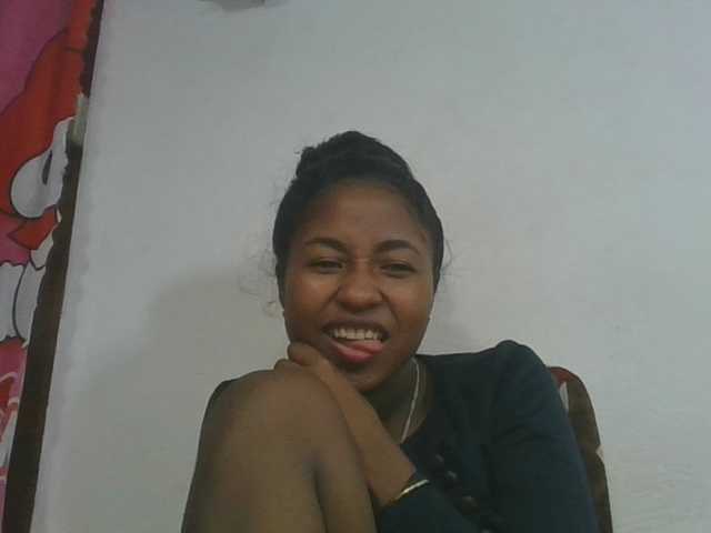 Marinah1a live cam on BongaCams