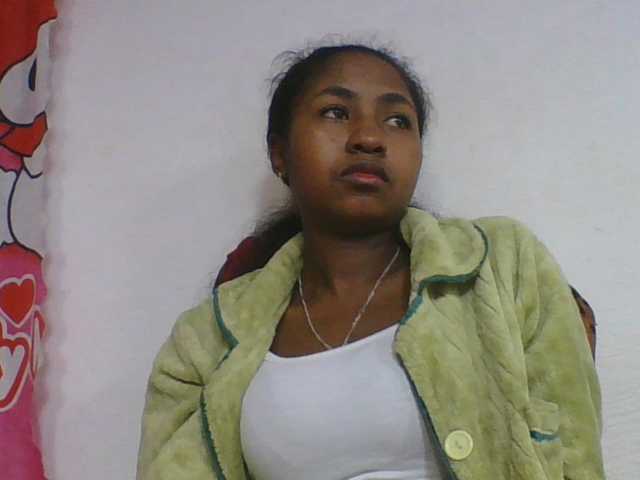 Marinah1a live cam on BongaCams
