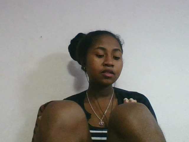 Marinah1a live cam on BongaCams