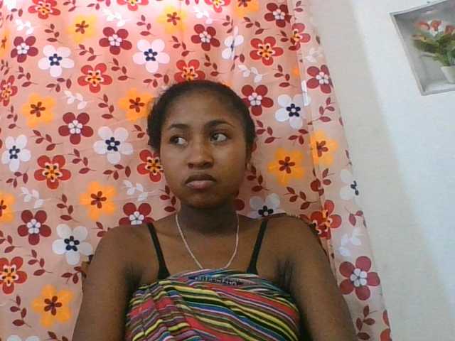 Marinah1a live cam on BongaCams