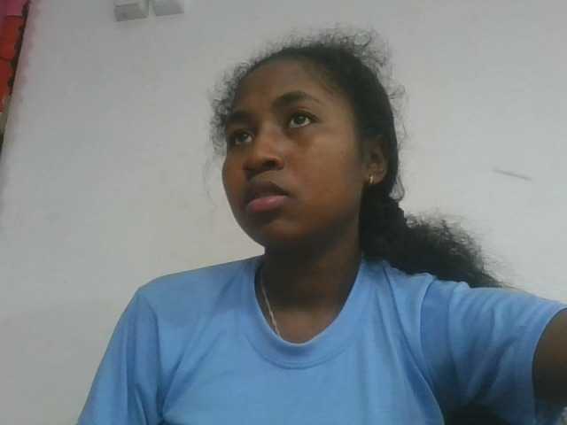 Marinah1a live cam on BongaCams