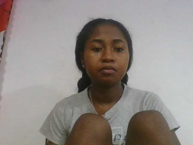 Marinah1a live cam on BongaCams
