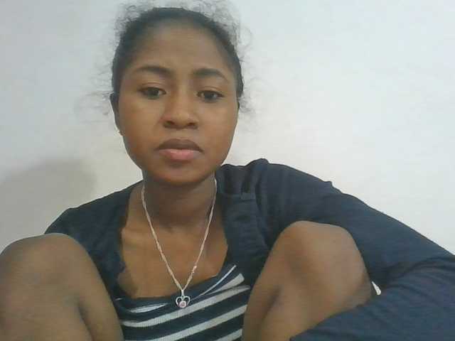 Marinah1a live cam on BongaCams