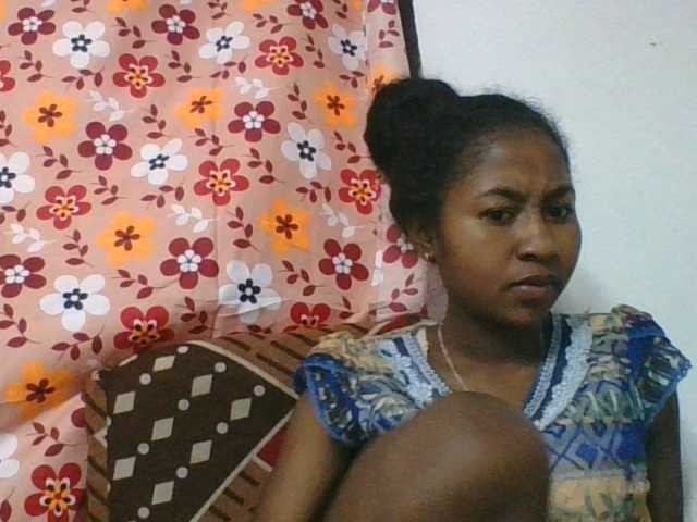 Marinah1a live cam on BongaCams