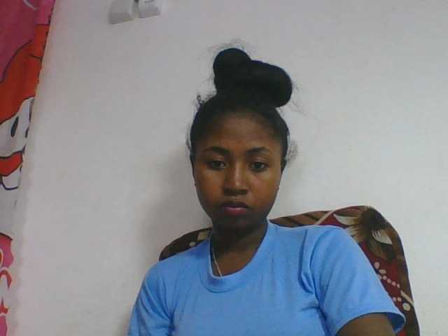 Marinah1a live cam on BongaCams
