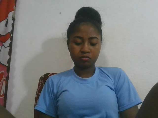 Marinah1a live cam on BongaCams