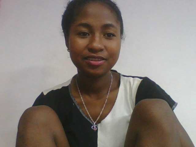 Marinah1a live cam on BongaCams