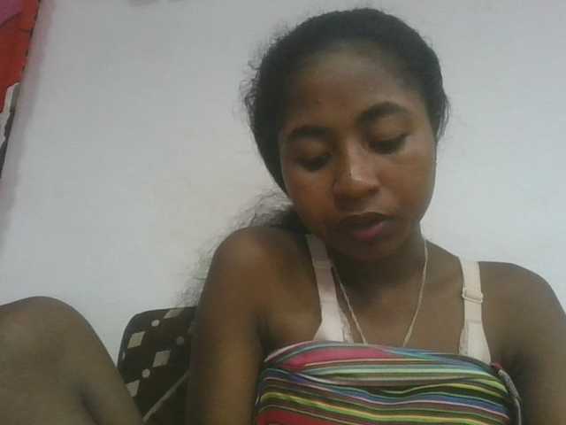 Marinah1a live cam on BongaCams