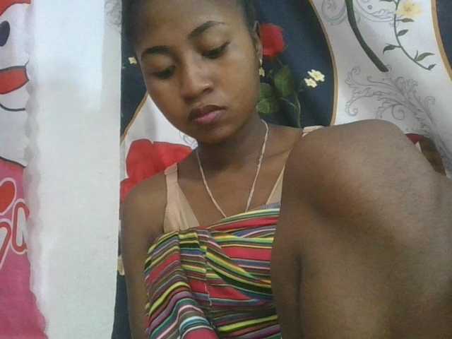 Marinah1a live cam on BongaCams