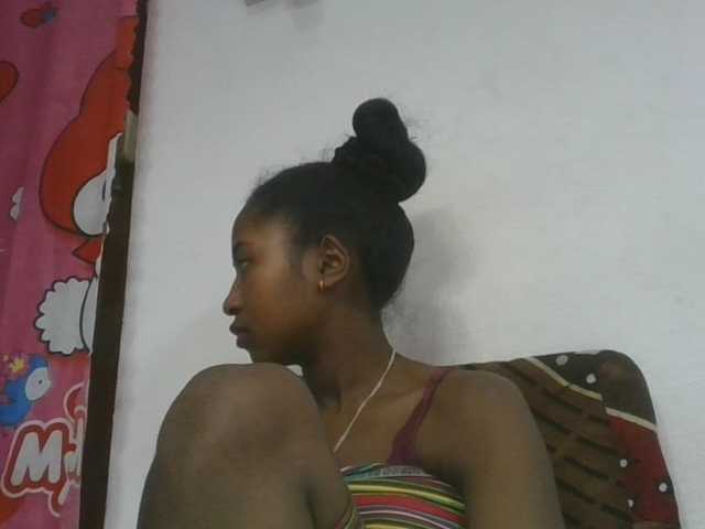 Marinah1a live cam on BongaCams