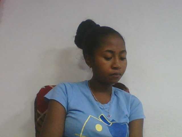 Marinah1a live cam on BongaCams