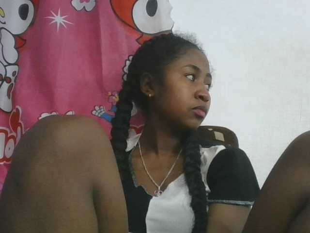 Marinah1a live cam on BongaCams