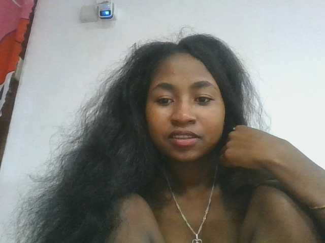 Marinah1a live cam on BongaCams