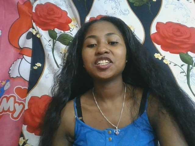 Marinah1a live cam on BongaCams