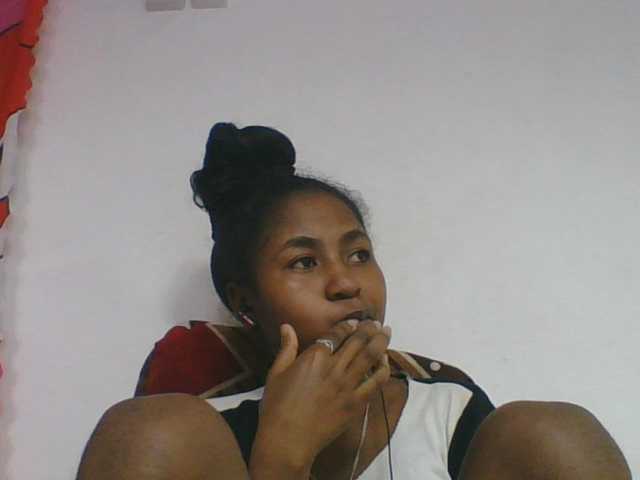 Marinah1a live cam on BongaCams