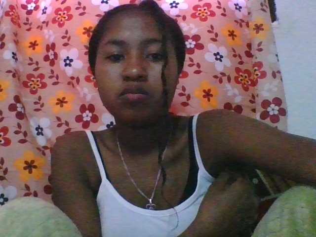 Marinah1a live cam on BongaCams