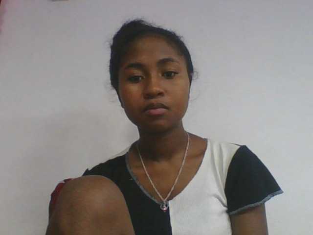 Marinah1a live cam on BongaCams