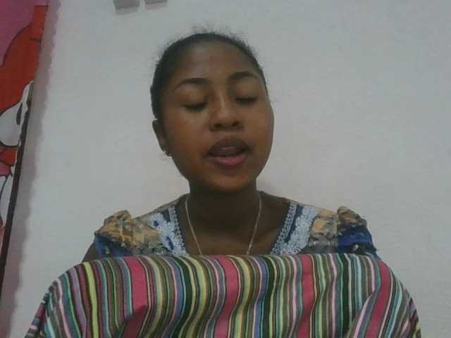 Marinah1a live cam on BongaCams