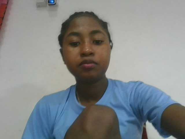 Marinah1a live cam on BongaCams