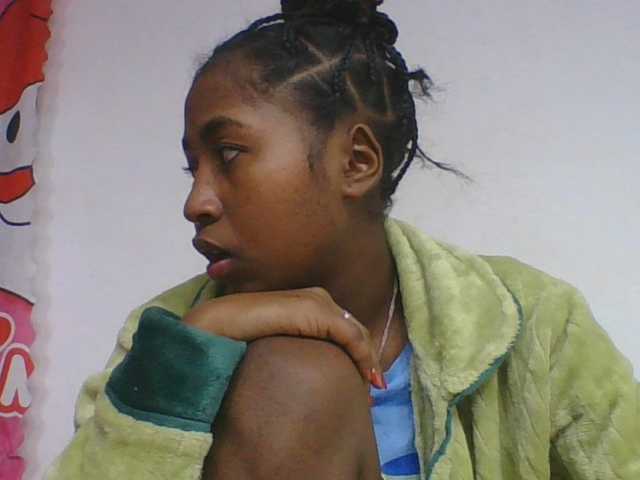 Marinah1a live cam on BongaCams