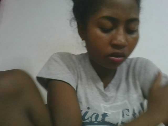 Marinah1a live cam on BongaCams