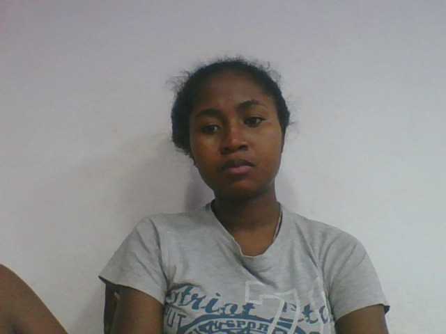 Marinah1a live cam on BongaCams