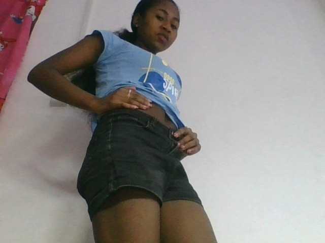 Marinah1a live cam on BongaCams