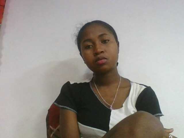 Marinah1a live cam on BongaCams